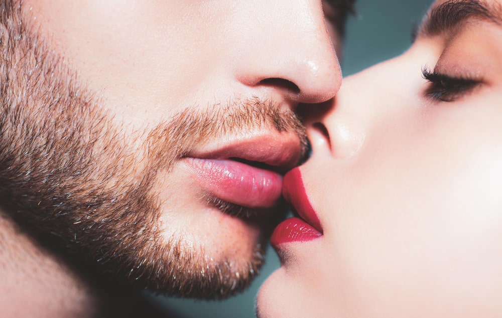 femme excite un homme