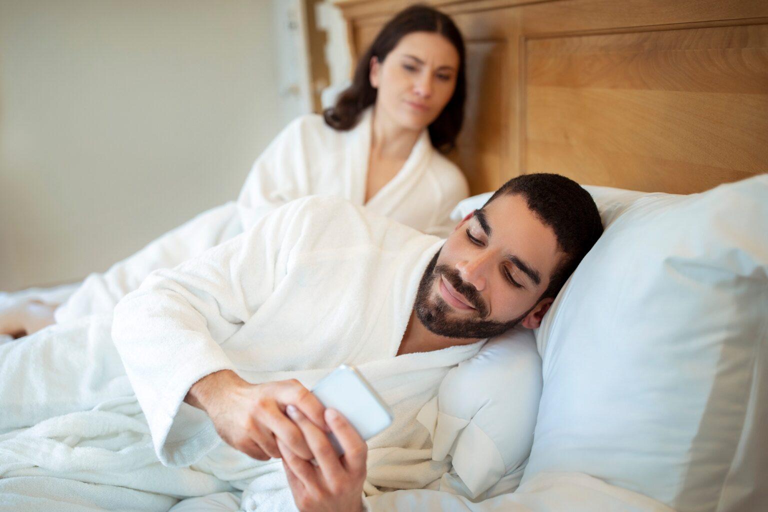 Pourquoi un homme infidèle ne quitte pas sa femme ? Youpomm